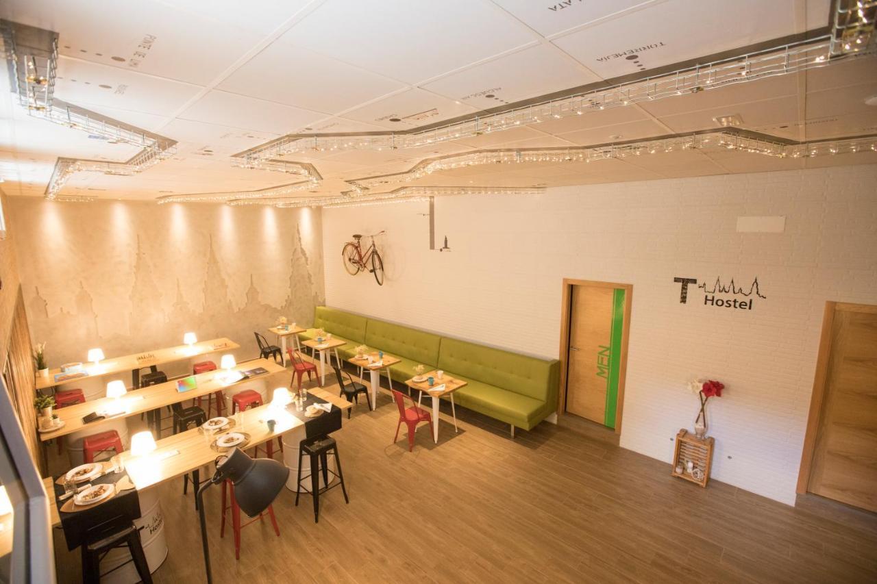 Thostel Santiago de Compostela Ngoại thất bức ảnh
